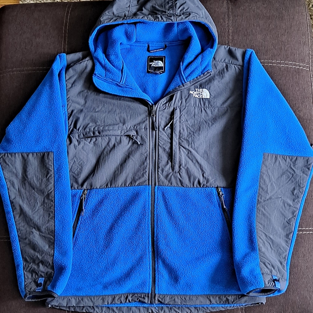 The North Face Mens Hooded Denali Polartec Fleece Jacket